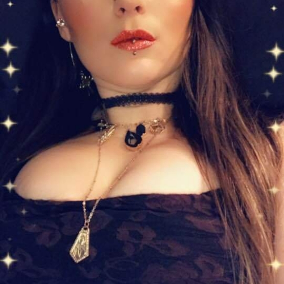 Meet your Posher, elsa - Picture 4 of 8